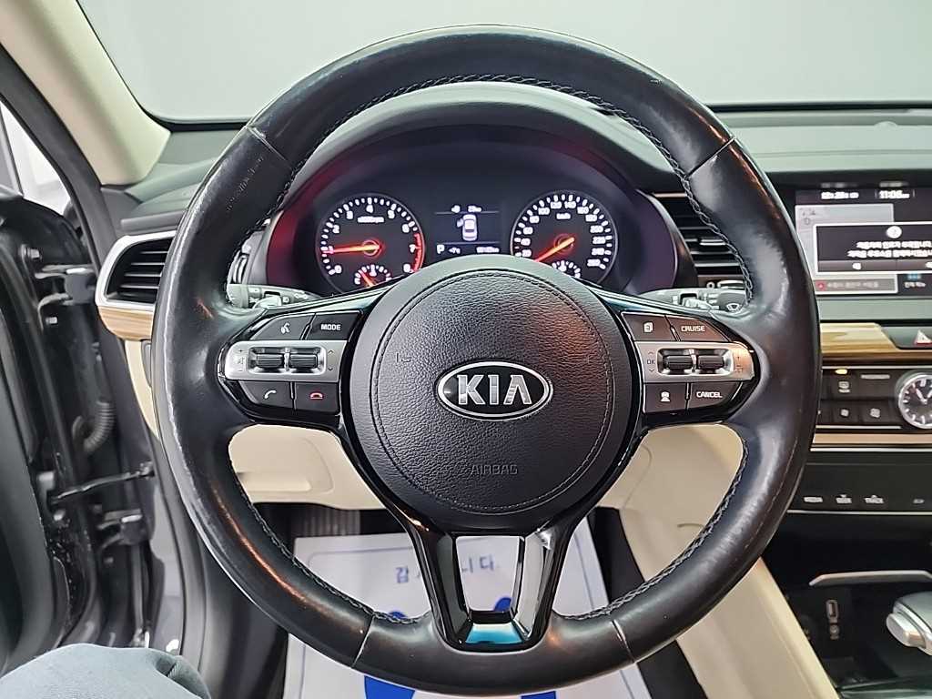 KIA K7 - Vista 9