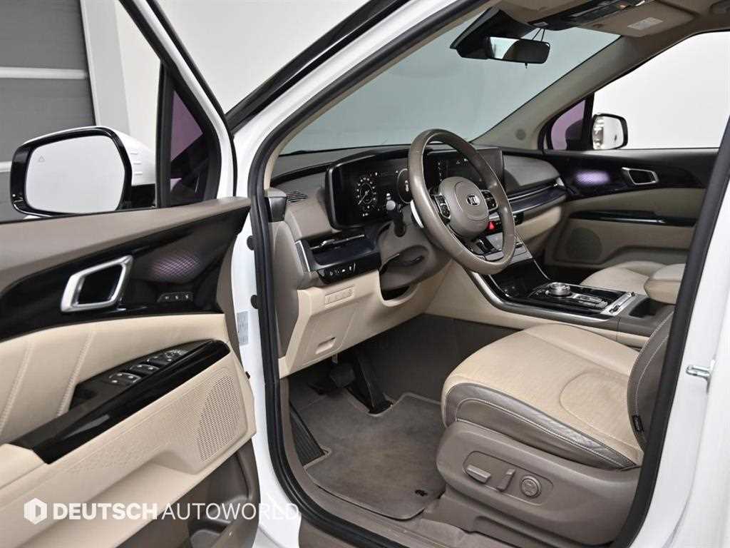 KIA Carnival - Vista 11