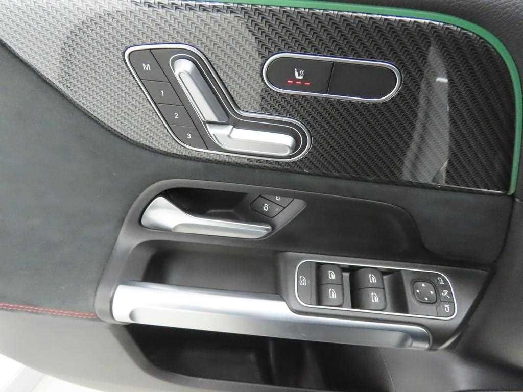 Mercedes Benz GLB Class - Vista 9