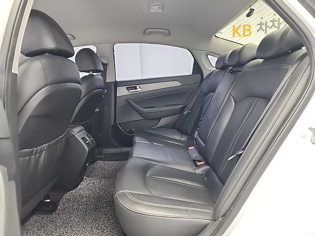 HYUNDAI Sonata - Vista 12