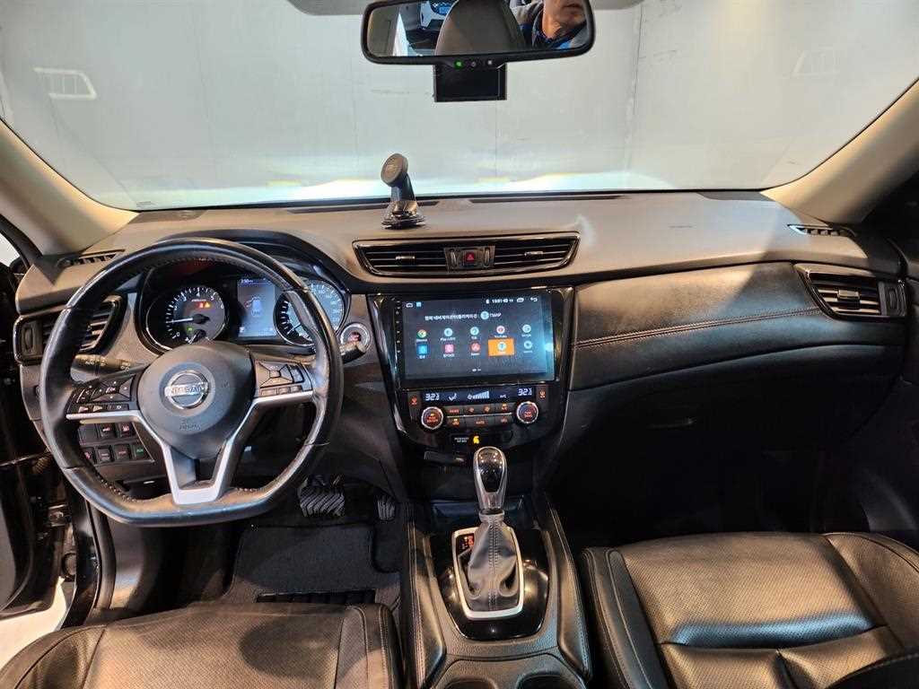 Nissan Extrail - Vista 8