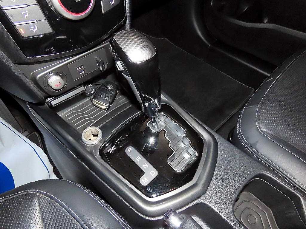 Ssangyong Tivoli - Vista 12