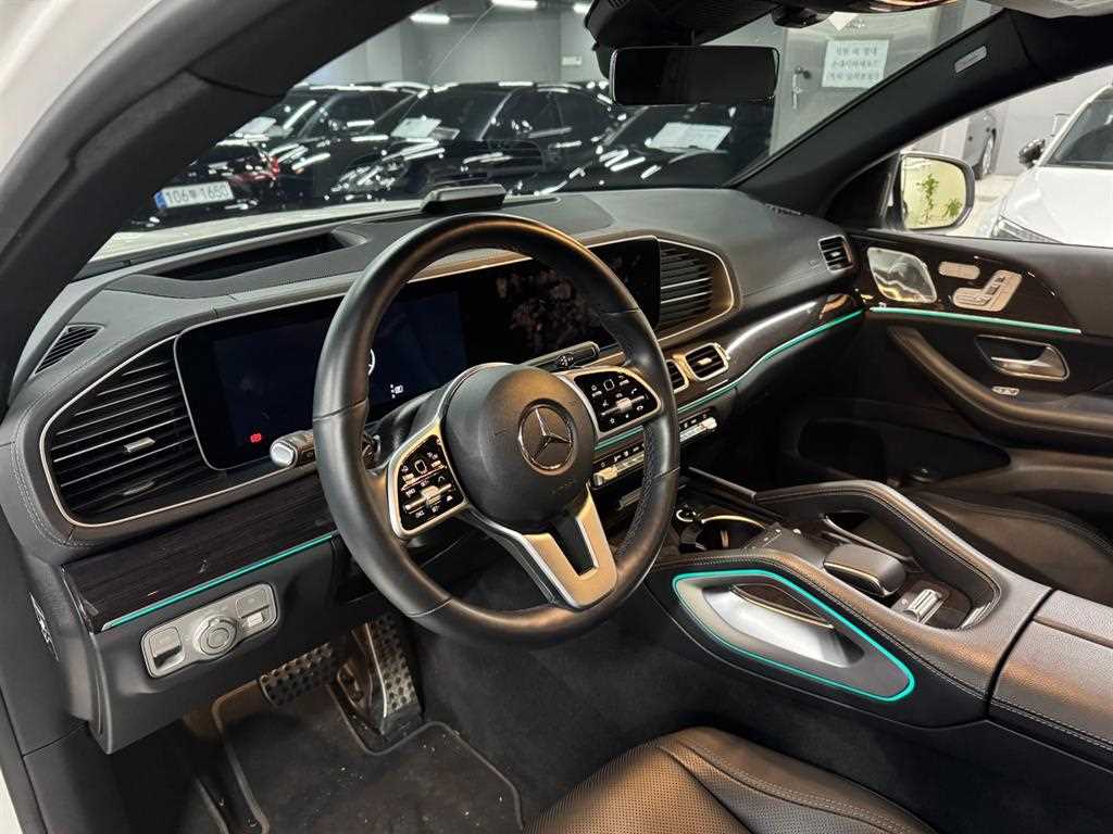 Mercedes Benz GLE Class - Vista 4