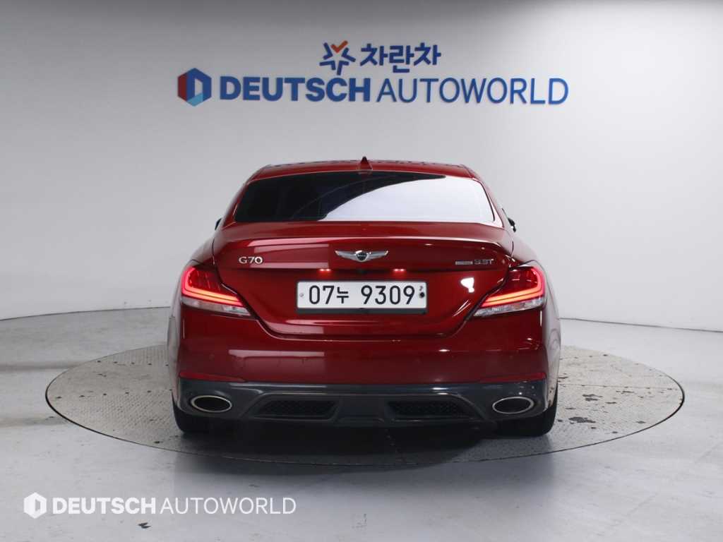 Genesis G70 - Vista 4