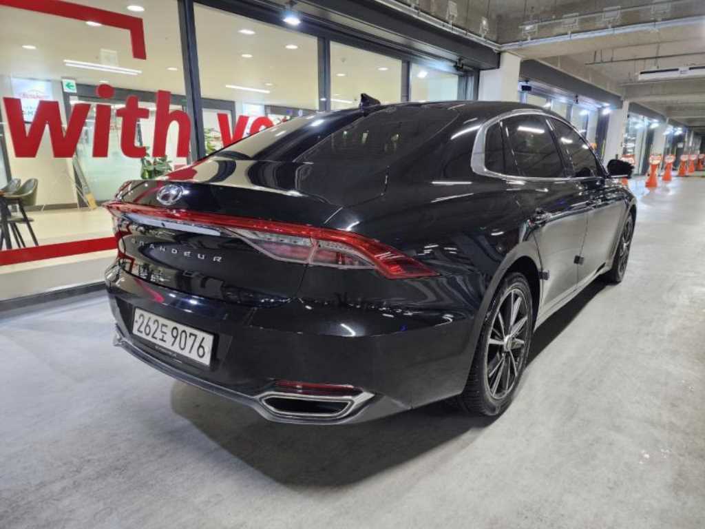 HYUNDAI Grandeur - Vista 4