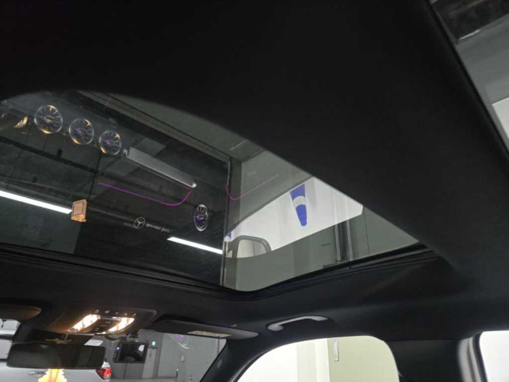 Mercedes Benz GLB Class - Vista 8