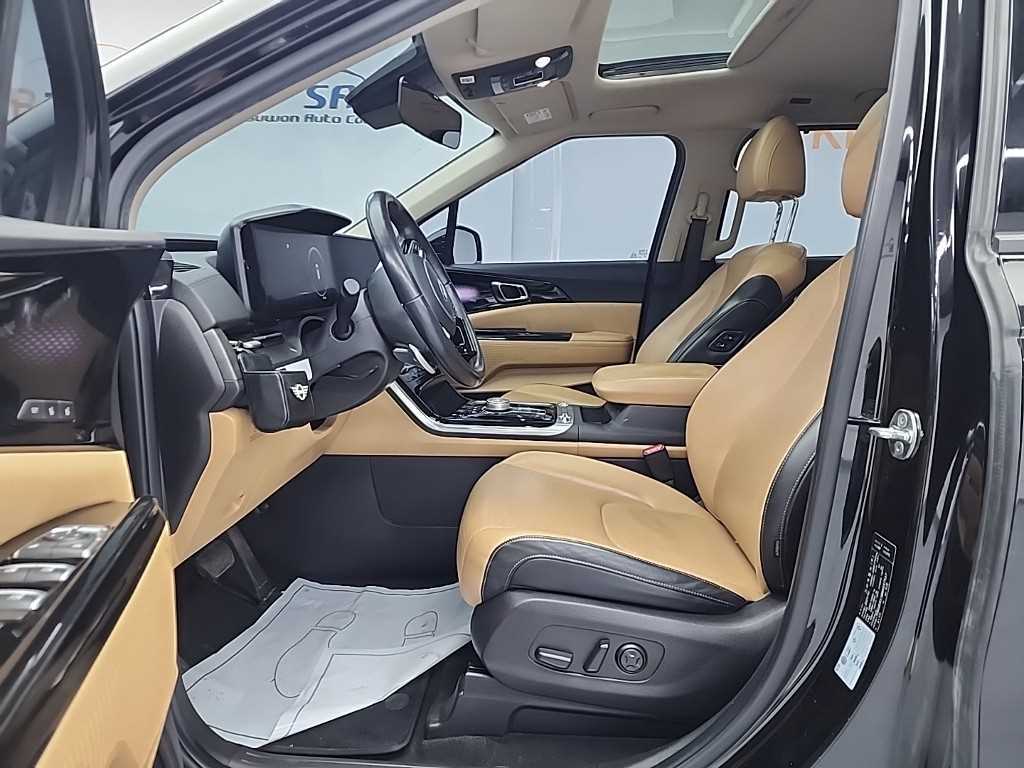 KIA Carnival - Vista 11