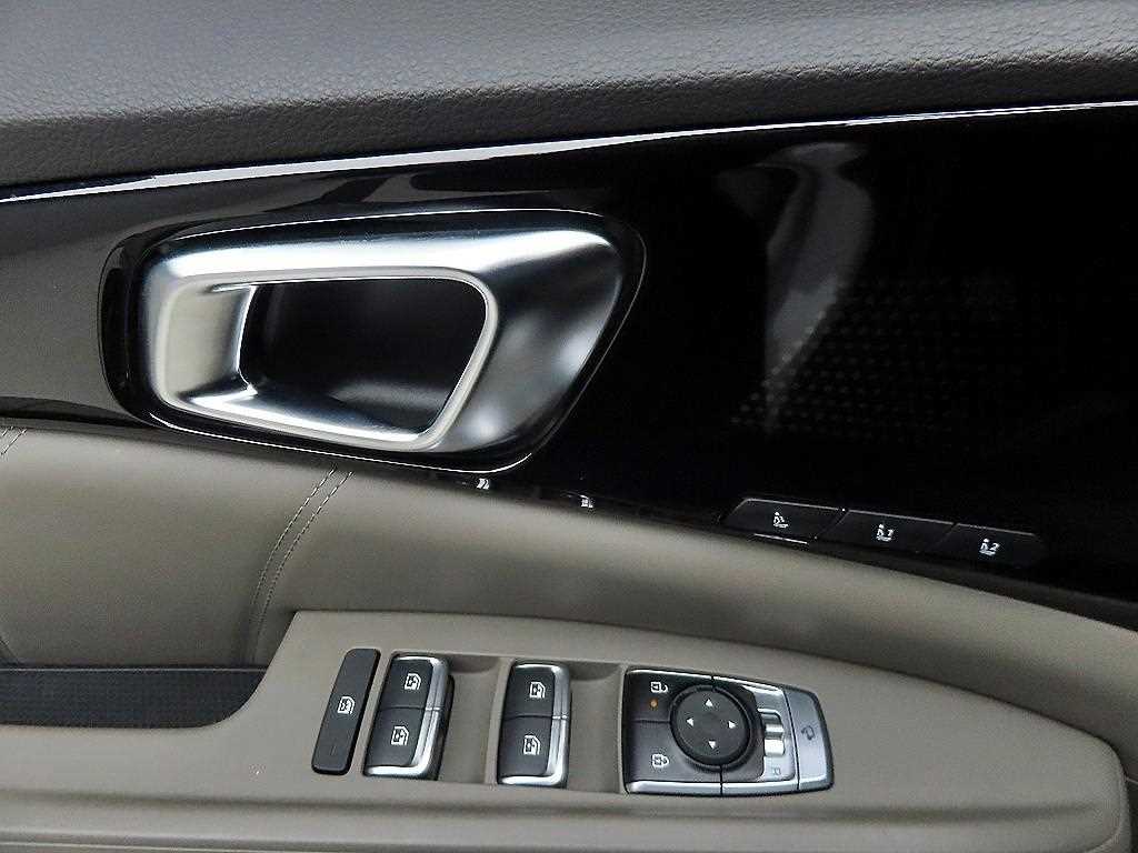 KIA Carnival - Vista 11