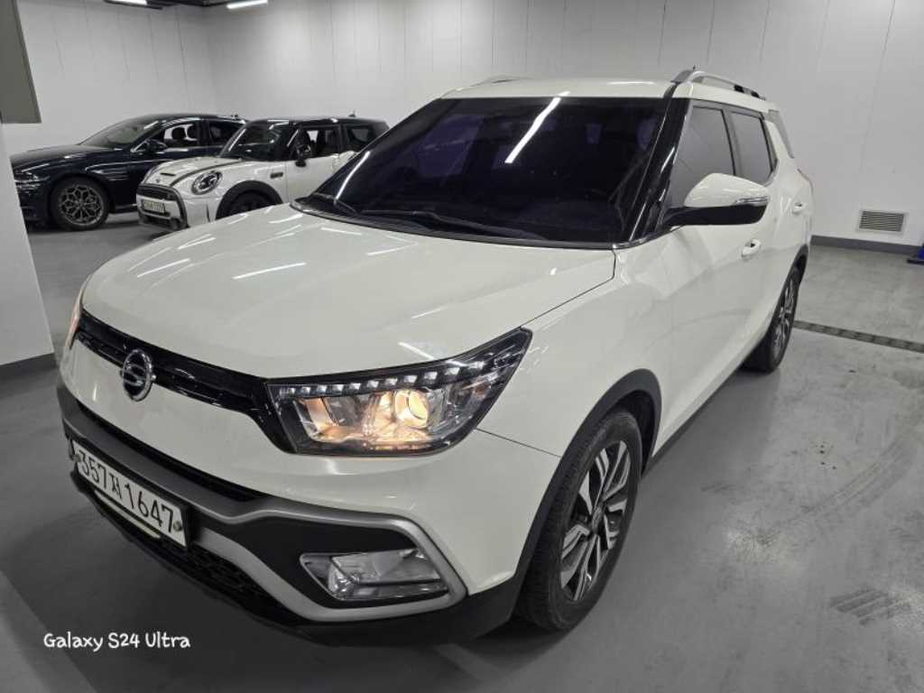 Ssangyong Tivoli 2019 Blanco - Importación desde Corea - HF Imports Iquique - Foto 1