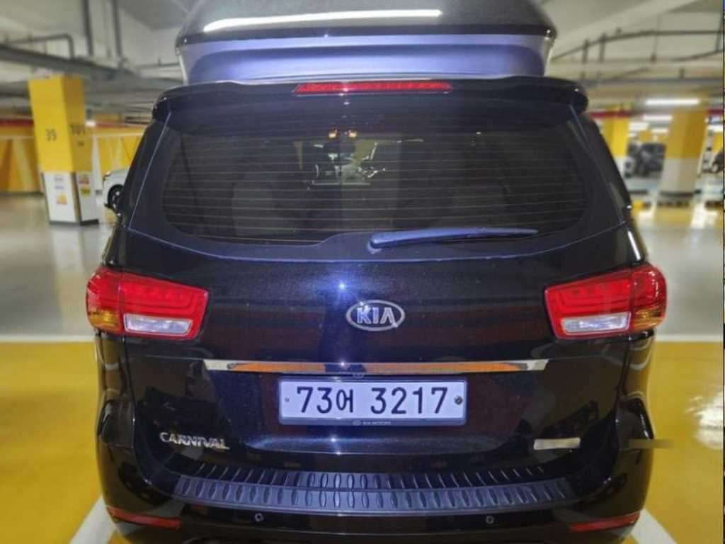 KIA Carnival - Vista 4