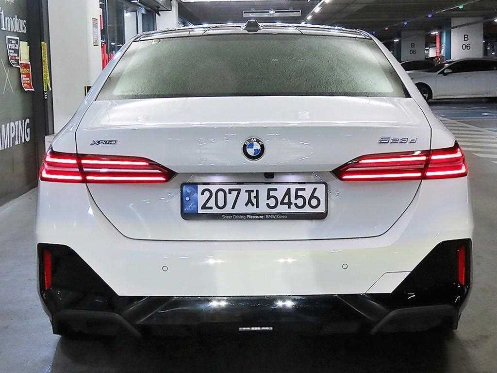 BMW 5 Series - Vista 5