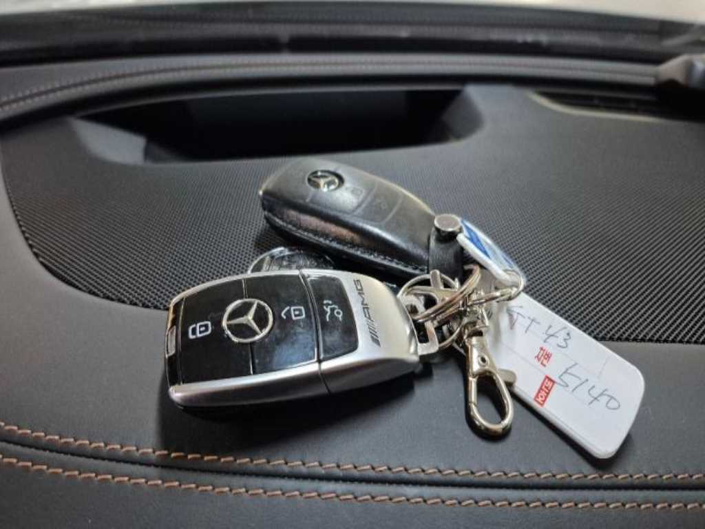 Mercedes Benz AMG GT 2023 Blanco - Importación desde Corea - HF Imports Iquique - Foto 18