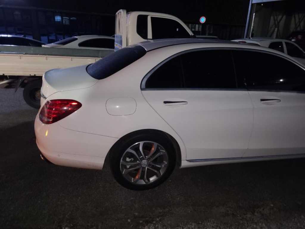 Mercedes Benz C Class - Vista 3