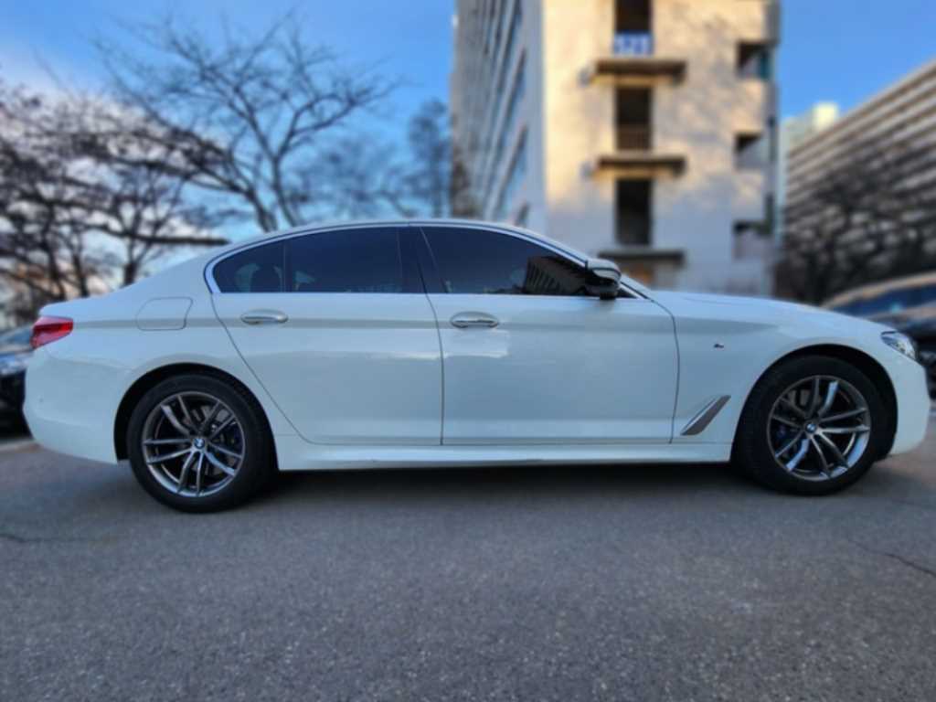BMW 5 Series - Vista 4