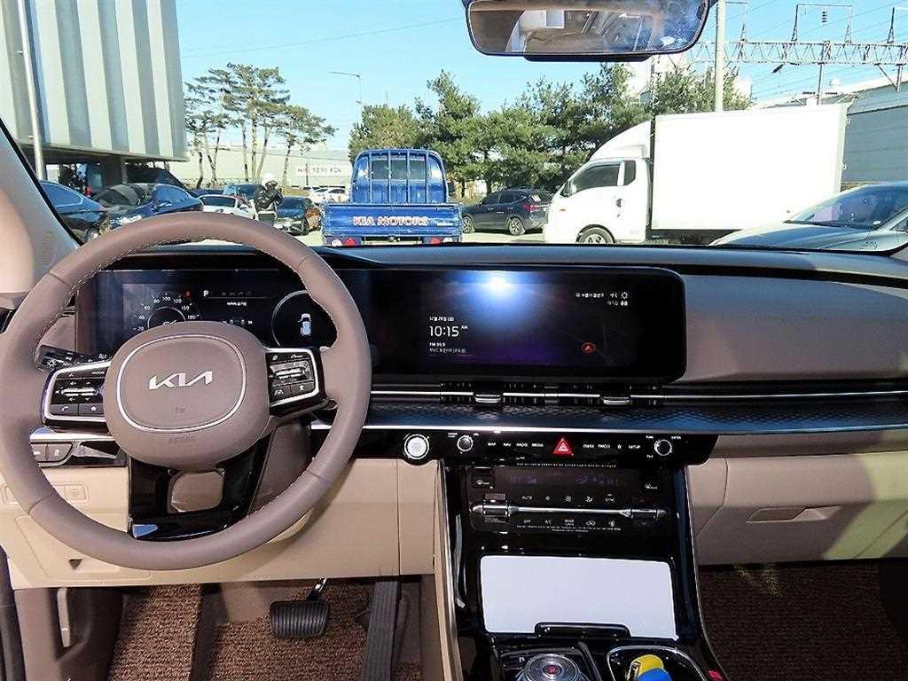 KIA Carnival - Vista 8