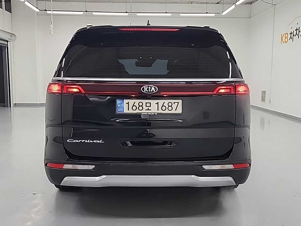 KIA Carnival - Vista 3