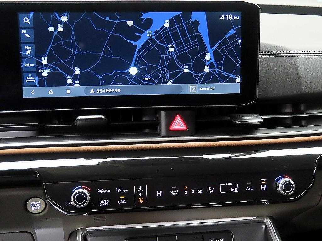 KIA Carnival - Vista 12