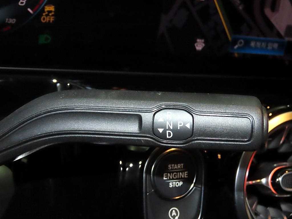 Mercedes Benz GLA Class - Vista 12