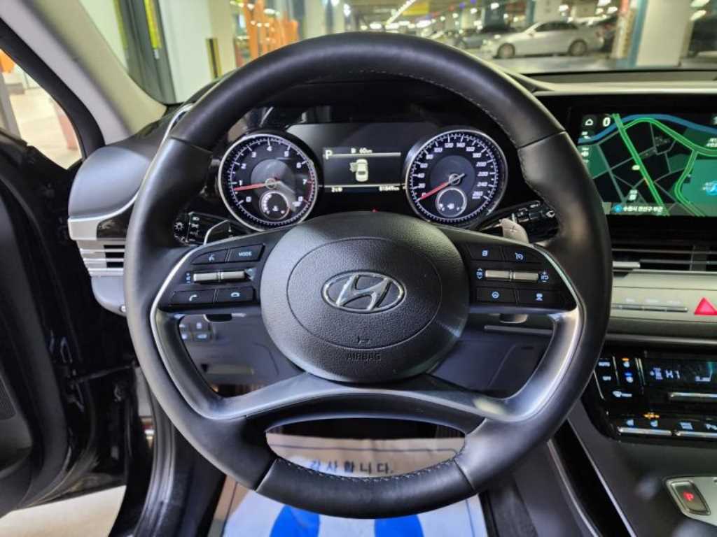 HYUNDAI Grandeur - Vista 11