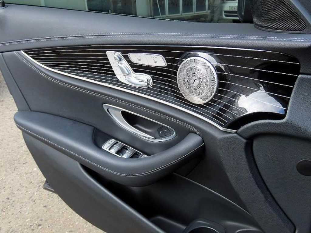 Mercedes Benz E class - Vista 12