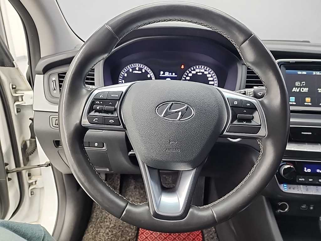 HYUNDAI Sonata - Vista 9