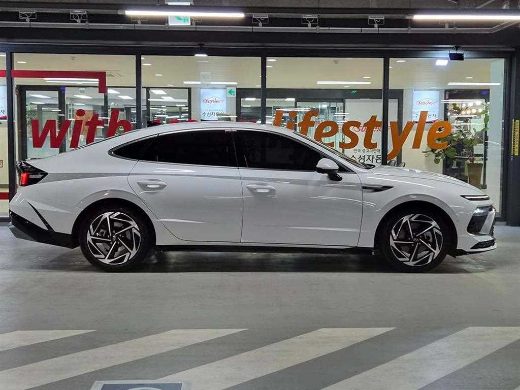 HYUNDAI Sonata - Vista 3