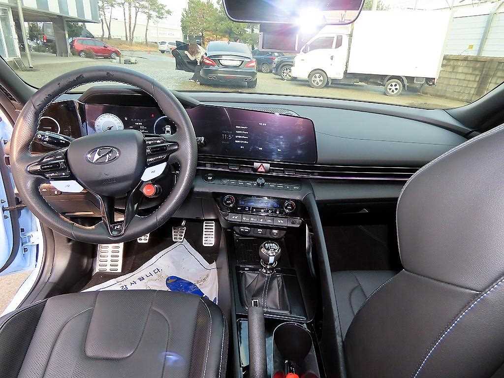 HYUNDAI Avante - Vista 8