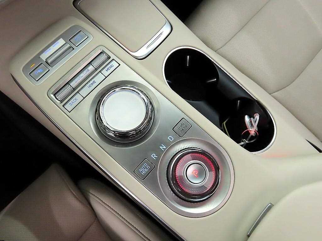 Genesis GV70 - Vista 10