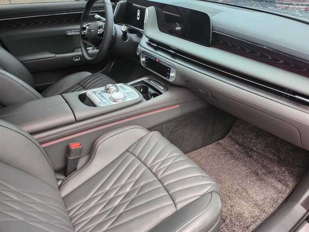 Genesis G90 - Vista 6