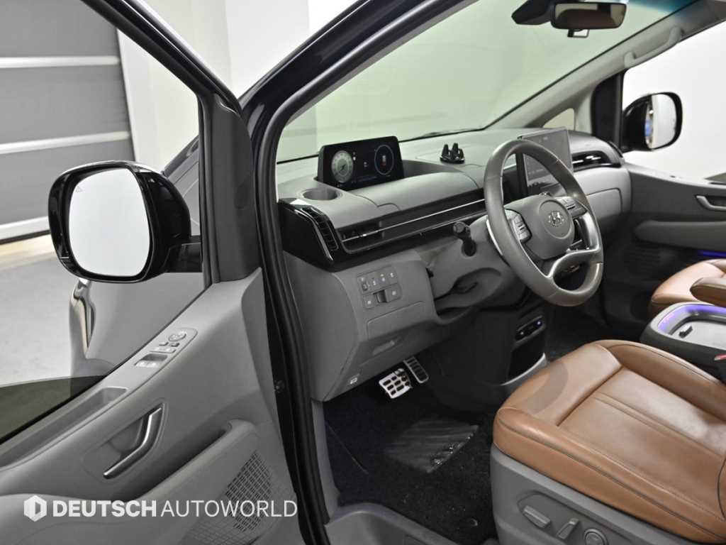 HYUNDAI Staria - Vista 11