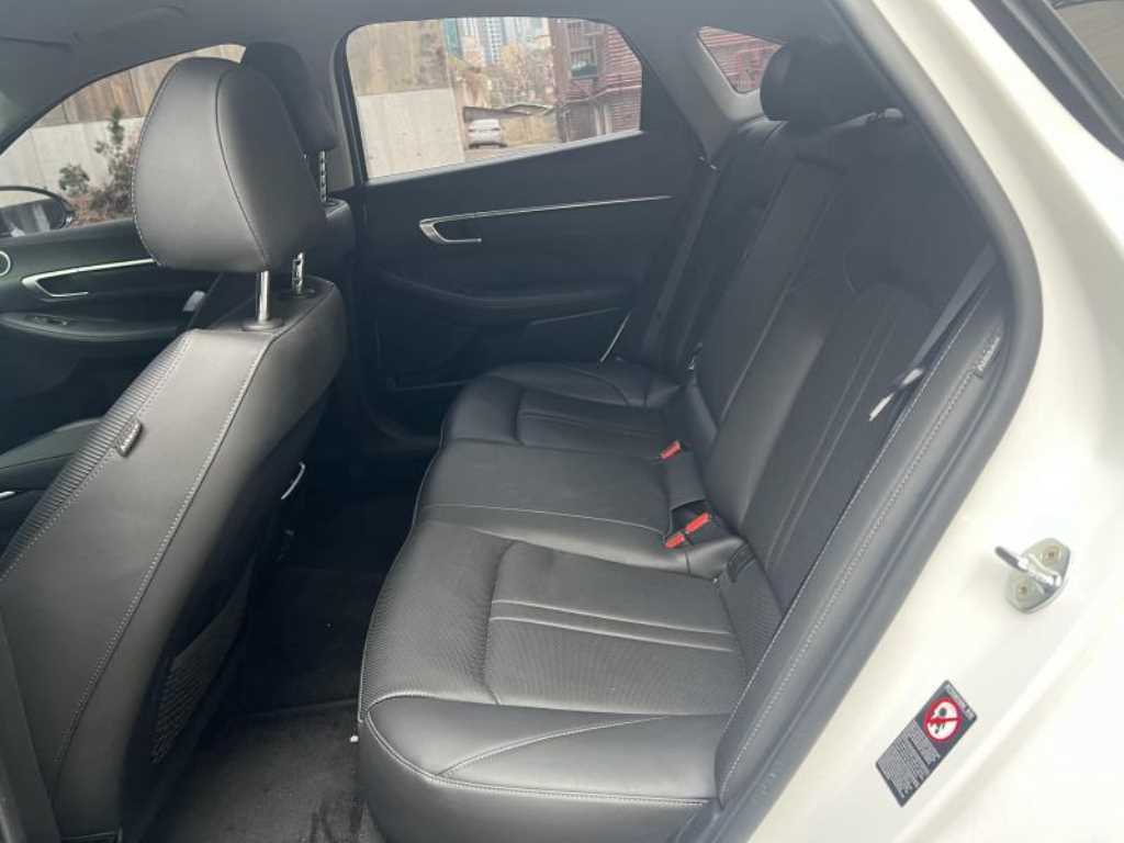 HYUNDAI Sonata - Vista 12