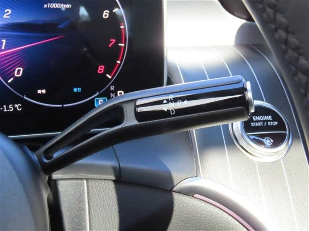 Mercedes Benz GLC Class - Vista 6