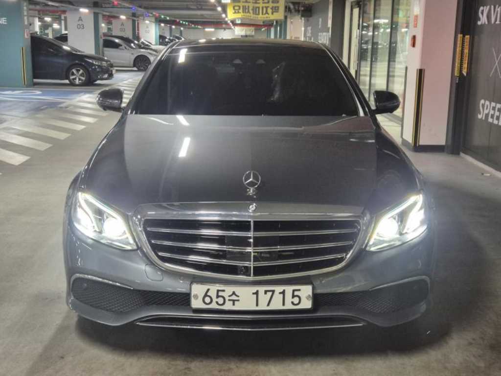 Mercedes Benz E class 2017 Gris - Importación desde Corea - HF Imports Iquique - Foto 1