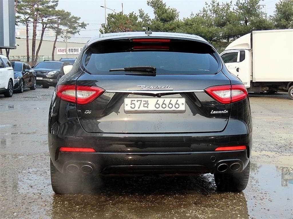 Maserati Levante - Vista 4