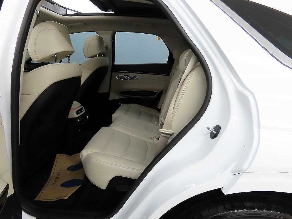 Genesis GV70 - Vista 6