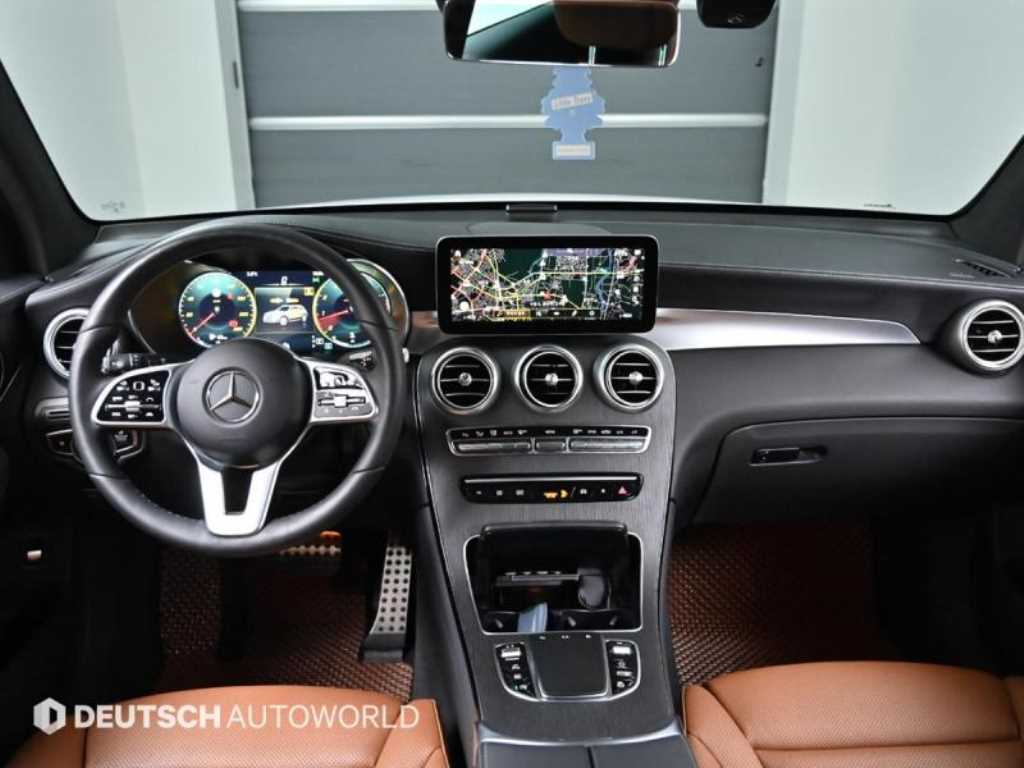 Mercedes Benz GLC Class - Vista 7