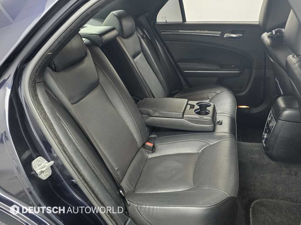 Chrysler 300C - Vista 12