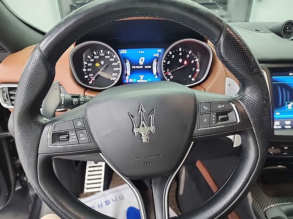 Maserati Levante - Vista 9