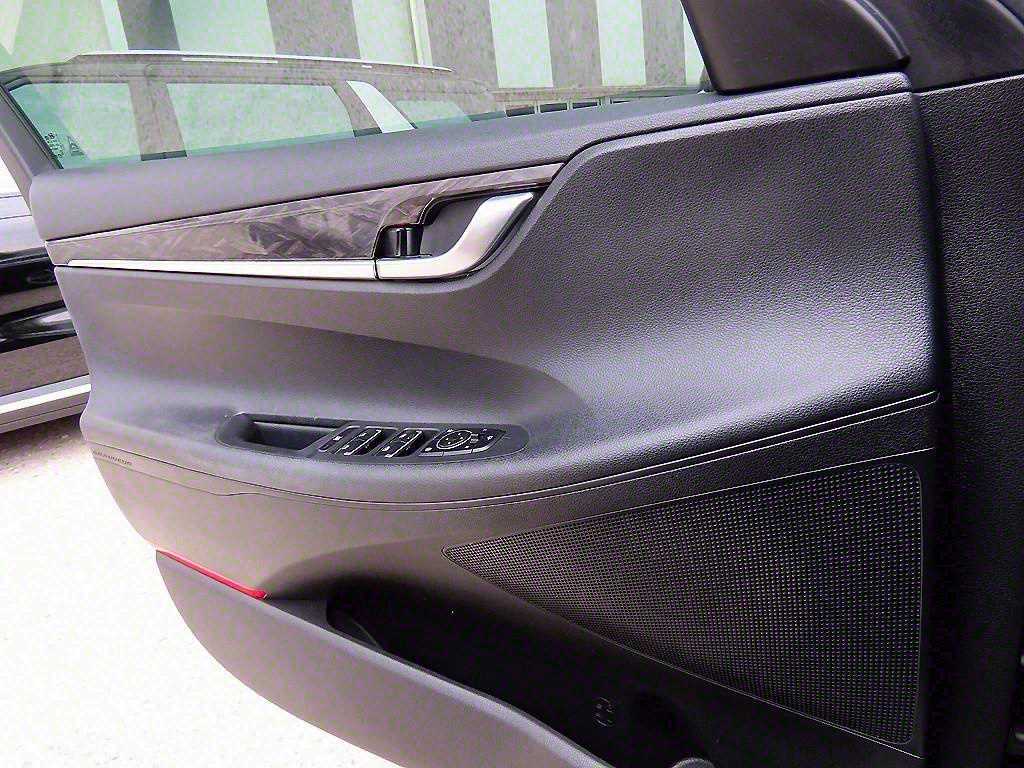 HYUNDAI Grandeur - Vista 11