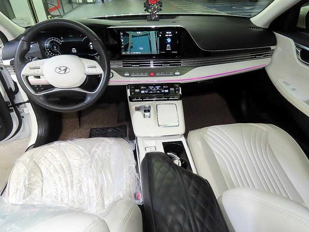 HYUNDAI Grandeur - Vista 10