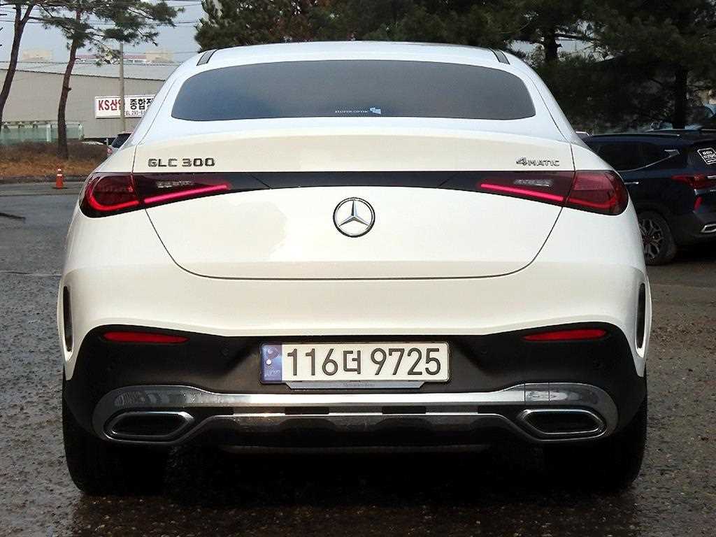 Mercedes Benz GLC Class - Vista 4