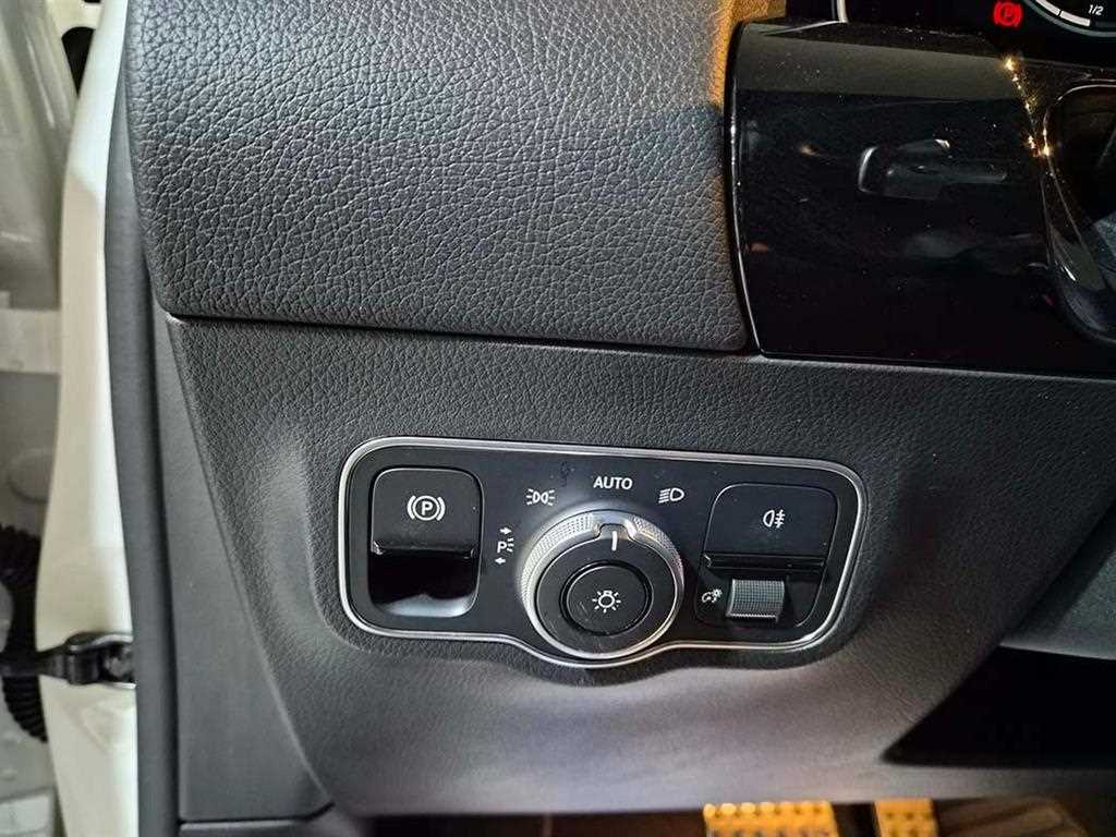 Mercedes Benz GLA Class - Vista 12