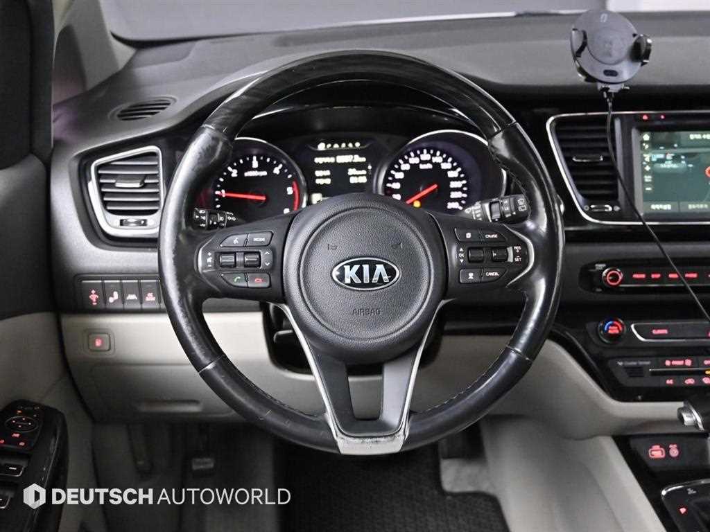 KIA Carnival 2018 Blanco - Importación desde Corea - HF Imports Iquique - Foto 13