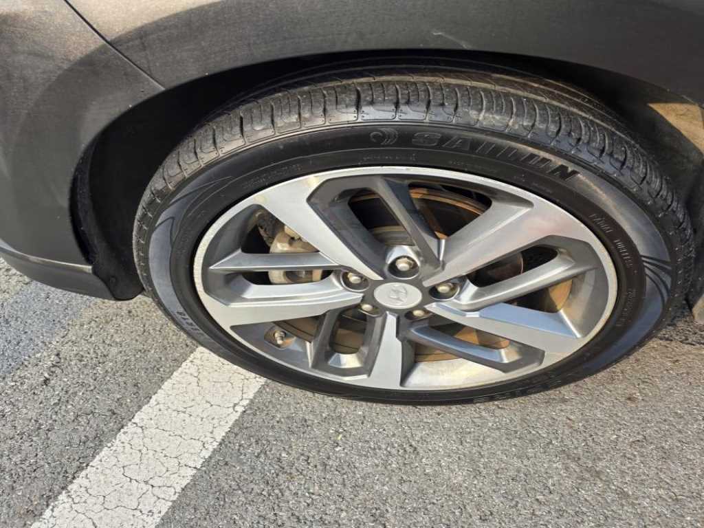 HYUNDAI Kona - Vista 11