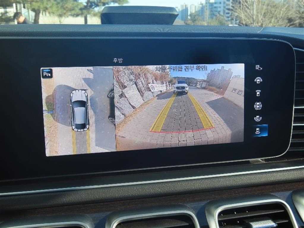 Mercedes Benz GLE Class - Vista 9