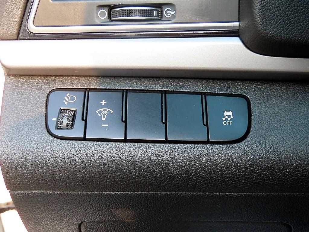 HYUNDAI Avante - Vista 12