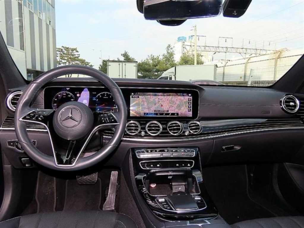 Mercedes Benz E class - Vista 7