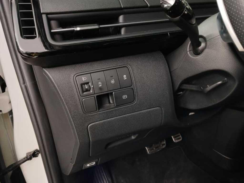 HYUNDAI Staria - Vista 12