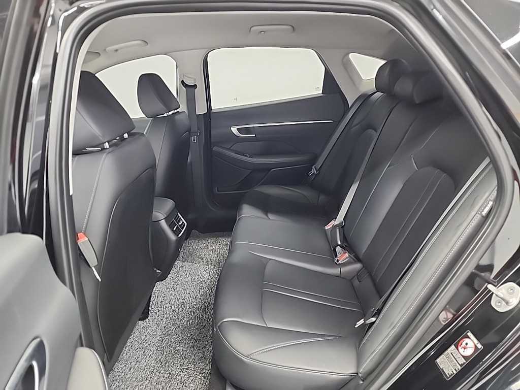 HYUNDAI Sonata - Vista 12