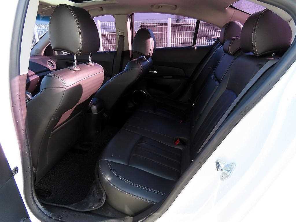 Chevrolet Cruise - Vista 6